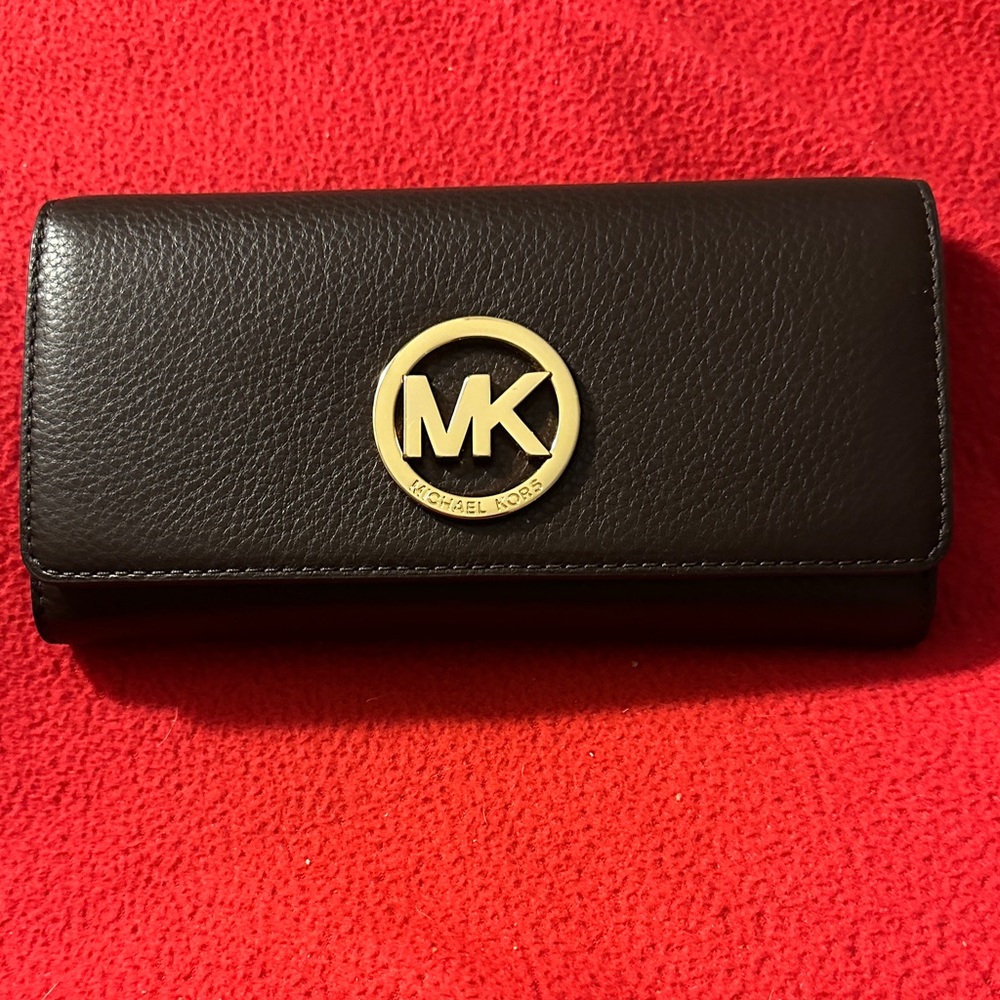 Michael Kors Brown wallet with Gold Emblem